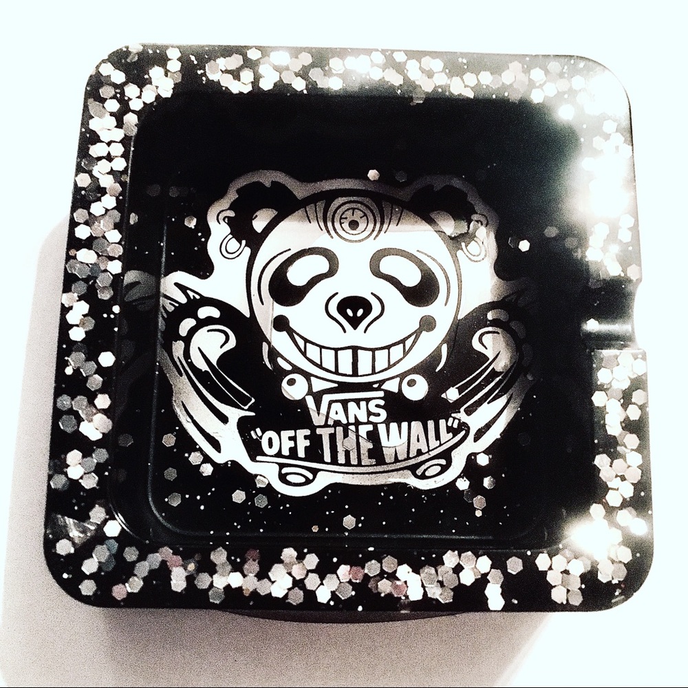 Ashtray - Picture 2 of 4